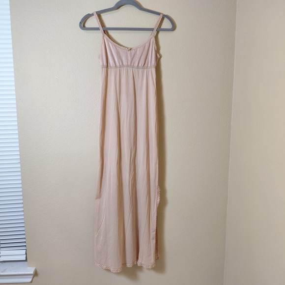 Vintage Vanity Fair Nude Beige Lace Trim Maxi Slip Dress Size 32 Made In USA - Picture 1 of 8